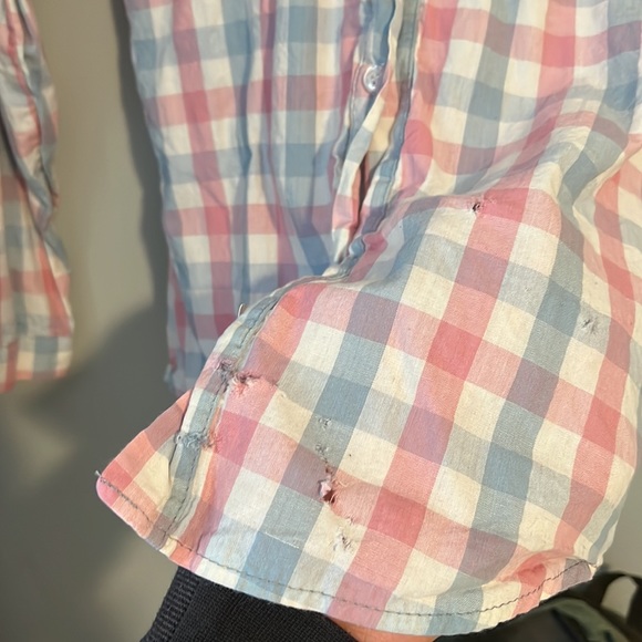 Has some wear and tear - Picture 2 of 3